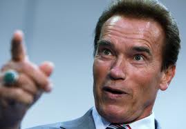 Арнольд Шварцнеггер  эргэн ирлээ